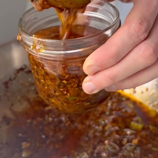 Mingle's Fiery Secret: Everything Bagel Chilli Oil!
